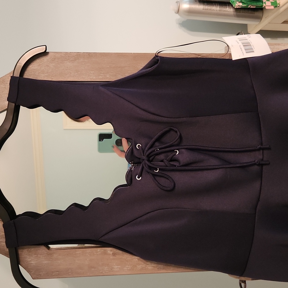 Dress - Picture 2 of 8